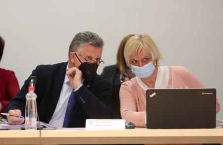 17. redna seja občinskega sveta občine Cerknica 16 FOTO LJUBO VUKELIČ